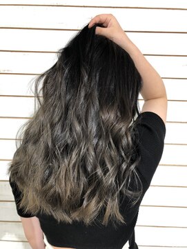 ビーヘアサロン(Beee hair salon) グレージュグラデーション/安部郁美