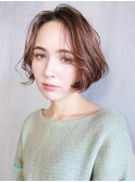 モカベージュ_ウェーブパーマフォギーベージュ耳かけ_27388