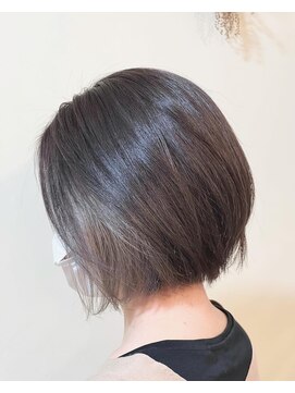 サーティーン(THIRTEEN) チラチラインナーカラー!