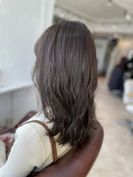 ロストシティ 横浜(LOST CITY) グレージュ×柔らかセミディヘア