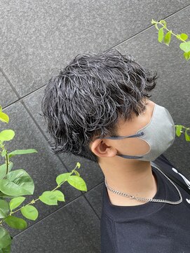 クオル 立川(QOL) 刈り上げマッシュ 波巻きスパイラル