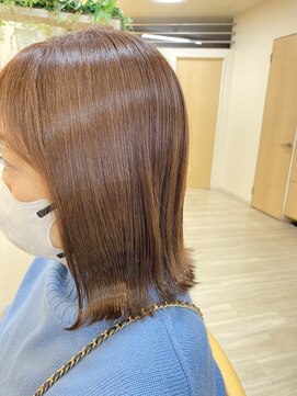 美容室 ジョイフル&well1. 外はねボブ