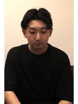 ジェイソン(JASON) 【クセ毛は友達さ】エロス際立つ大人のセンターパート