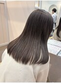 オリーブグレージュ
