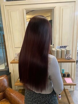 ロンド(RONND) 暗めでも重くならない｜冬のワインレッドカラー