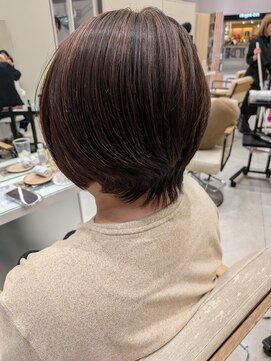 ゼルアヴェダ イオンモール与野(ZELE AVEDA) ショートボブ