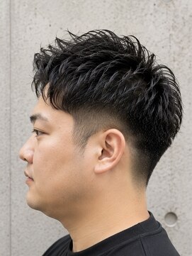 バーバーバー ナカノ(BARBER BAR NAKANO) 30代 大人のゆるパーマ×フェードショート
