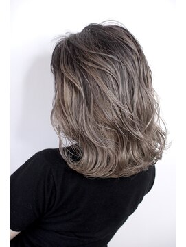 ナブラ(NABLA) 3Dカラー大人可愛いミディアムレイヤー『倉敷』『NABLA』