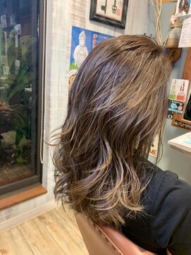 ビューティーワークスループライン(beautyworks LoopLine) グレージュカラーでふんわり軽やかミディアム☆