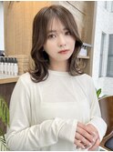 大人可愛い韓国こなれミディ顔まわりカット美髪ネビージュ