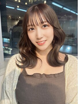 ミョンシル 【myonsil 山田】ミディアムヘア/ミルクティーブラウン