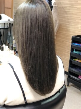 ヘアーラボ ノッシュ 六本松店(Hair Labo Nosh) 赤み消しアッシュ