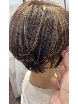 アトリエアルシュ(atelier ARCHE) 白髪ぼかしハイライト