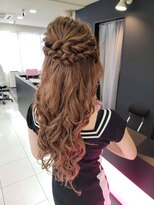 ビゼ 梅田(BIZE)&nbsp;ねじりハーフアップ♪