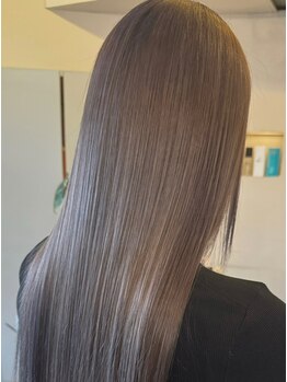 ヨンヨ(yonyo)の写真/沖縄での取り扱い希少！リピートする方が続出する「最高級髪質改善トリートメント」で色モチも良く♪