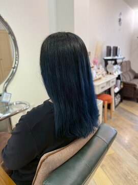 ビィーワンイースト(Be 1 EAST) セミロングカット