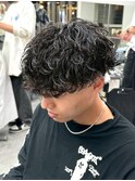 スペインカールスパイキーショートブルーブラックフェザーパーマ