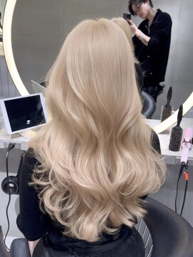 ロンドウル 熊本(Lond ulu) 韓国へア/ブリーチ/顔周りカット/ハイトーン/レイヤーカット/