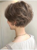 明るい白髪染め/白髪ぼかしハイライト/ショートボブ