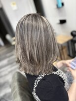 エスト 小倉(est)&nbsp;白髪ぼかしハイライト/ミディアムレイヤー/ブリーチ/髪質改善