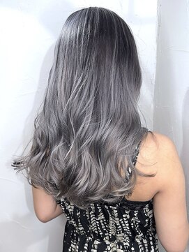ブレイズヘアー(BLAZEhair) 【透明感仕上げ】ホワイトシルバーシャドールーツ×ブリーチ3回