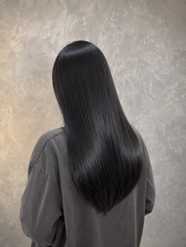 ブルーアンドカンパニー(BLUE&Co.)の写真/髪質改善メテオカラーと髪質改善縮毛矯正で指通りなめらかな理想の髪へ♪
