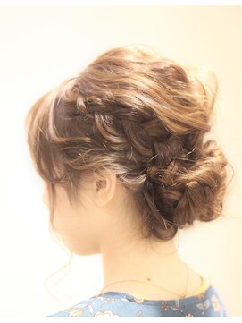 アズール 草加(azule) azule発】およばれ女子会ノットヘアツイスト波ウェーブスタイル