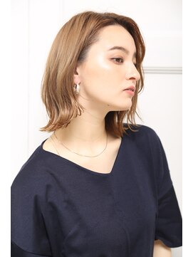 クラッチ ユニ(CLUTCH uni) くびれミディナチュラルワンカールボブg1