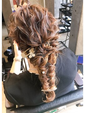 ビューメゾン(BEAU MAISON) 編みおろしアレンジ