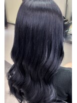 サロウィンフレンテ 新宿三丁目(SALOWIN Frente)&nbsp;外山【大人可愛い】圧倒的ツヤと透明感☆大人気ブルーブラック