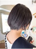 透明感アップパープルブラック丸みショートボブ白髪ぼかし40代