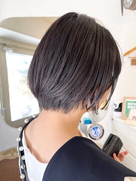 アミュレ(Amule) 透明感アップパープルブラック丸みショートボブ白髪ぼかし40代