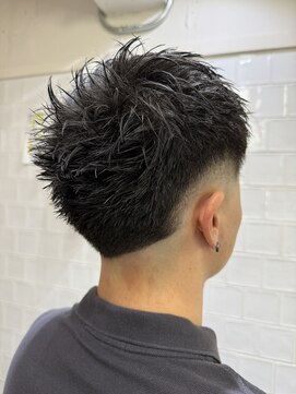 メリケンバーバーショップ フクオカ(MERICAN BARBERSHOP FUK) ハイライトマッシュパーマウルフアッシュブラック