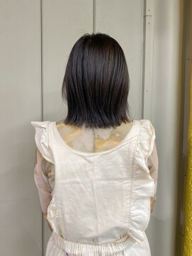 クオッカ(QUOKKA) 切りっぱなしのミディアムボブ