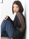 細めハイライトブルーカラーの前髪なしぱっつんボブ