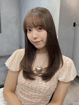 アイユー(ii+U) レイヤー　ぱっつん前髪　透明感カラー