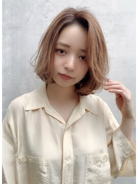 マリアバイアフロート(Maria by AFLOAT) 【重山】耳掛けウエーブパーマフォギーベージュスリークボブ