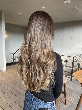 リバレッジ 広尾(Leverage) 【広尾、恵比寿】担当：東田　外国人バレイヤージュヘア