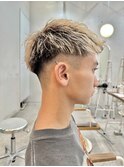 刈り上げツーブロック短髪カラーアップバング 無造作メンズヘア
