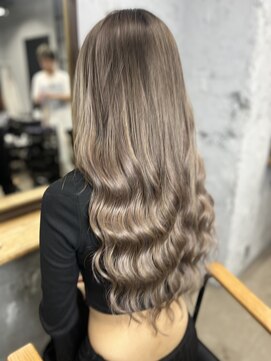 ワン(ONE) グレージュ