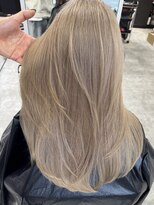 エイチ(H) xバレイヤージュ/イメチェン/ホワイトブロンド/外ハネボブ/美髪