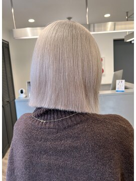 アンドソー 池袋(&so.) ハイトーンカラー/ホワイトブロンド/レイヤーカット/池袋