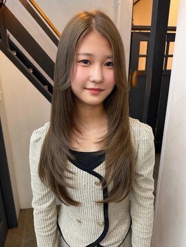 アメリ(AMELIE) 【山岡拓也】1ブリーチミルクティーグレージュ＋レイヤーカット