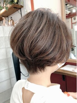 ルーファス 恵比寿 渋谷(Ruufus) 40代大人可愛ハイライト丸みショート【Ruufus恵比寿渋谷】31517