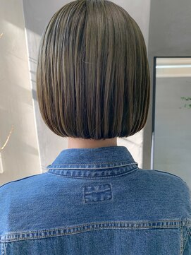 テトヘアー(teto hair) ミニボブ、前下がりボブ、オリーブベージュ、ブリーチ1回
