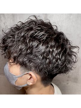 リアライズ(REALIZE) 波巻きパーマ