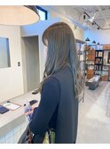 オリーブグレージュ