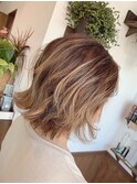 20代30代ハイライトカラー透け感×ミルクティーフラッフィーボブ