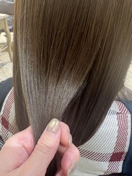 エクリ シセイドウ 麻布十番店(equri×SHISEIDO) 【麻布十番】アルティストカラーと酸熱トリートメントでつや髪♪