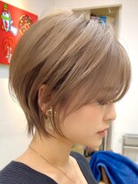 ラフ 新宿(Laff)&nbsp;新宿 丸みショート 耳掛けショートボブ ハイライトカラー